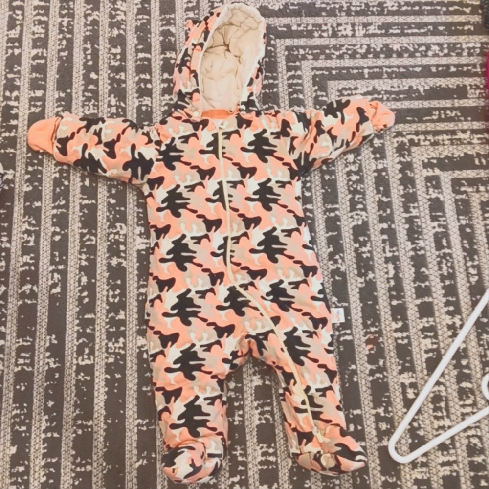 Leerjia Snowsuit, pink camo, bear ear hood